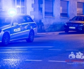 Streitigkeiten eskalieren - Mann wird in Wohnung niedergestochen, vermeintliche Täter in Polizeigewahrsam