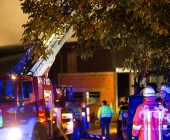 Großbrand zweier Hallen auf Landwirtschftlichem Anwesen - Kühe im Flammenmeer gefangen