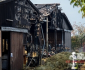 [Nachschlag Tagbilder] Großbrand zweier Hallen auf Landwirtschftlichem Anwesen - Kühe im Flammenmeer gefangen