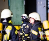 Gebäudebrand in einer Ölpresserei - Feuerwehr im Großaufgebot - Sonderfahrzeuge aus Stuttgart angefordert