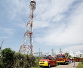Person auf Funkmast erleidet medizinischen Notfall - Rettung in 50 Meter Höhe - Spezialkräfte aus Stuttgart vor Ort