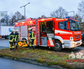 07:05 Uhr, Verkehrsunfall tödlich, Motorradfahrer von LKW überrollt, Flachter Straße 38 (Weilimdorf)