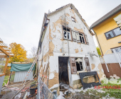 Haus voll Ausgebrannt:  Eine schwerverletzte Person und ca. 250.000 Euro Sachschaden nach Wohnhausbrand Benningen