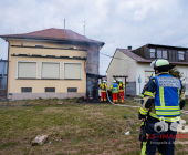 Pleidelsheim: Feuer an Flüchtlingsunterkunft - Marbacher Straße - Mehrere Feuerwehren auch hier im Einsatz
