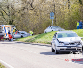GEPIXELT -EXKLUSIV PERSONENRETTUNG DURCH FEUERWEHR- Schwerer Unfall auf der L1124. Eine Person wird durch Feuerwehr aus dem Fahrzeug befreit. Drei Verletzte drei Fahrzeuge betroffen