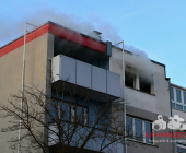 Brand in Gerlinger Wohn- und Geschäftshaus beschäftigt Feuerwehr über Stunden