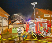 Pferd stirbt in den Flammen - Großbrand Bauernhof in Möglingen steht in Flammen – Rettungskräfte im Großaufgebot vor Ort