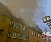 Großalarm im Landkreis Ludwigsburg. Dachstuhl eins historischen Hauses in Vaihingen-Enzweihingen steht in Brand