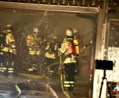 20140301_tiefgaragenbrand-in-bietigheim-personen-werden-evakuiert-alte-leute-von-feuerwehr-getragen-432