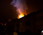 20140423_Dachstuhl brennt Lichterloh - Großaufgebot an Rettungskräften-0406