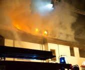 20140423_Dachstuhl brennt Lichterloh - Großaufgebot an Rettungskräften-0410