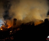 20140423_Dachstuhl brennt Lichterloh - Großaufgebot an Rettungskräften-0444