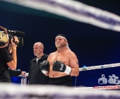 Benefiz-Veranstaltung Blaue Flecke für soziale Zwecke - Uwe Hück vs. Francois Botha im Ring