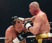 Benefiz-Veranstaltung Blaue Flecke für soziale Zwecke - Uwe Hück vs. Francois Botha im Ring