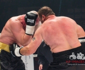 Benefiz-Veranstaltung Blaue Flecke für soziale Zwecke - Uwe Hück vs. Francois Botha im Ring