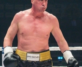 Benefiz-Veranstaltung Blaue Flecke für soziale Zwecke - Uwe Hück vs. Francois Botha im Ring