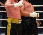 Benefiz-Veranstaltung Blaue Flecke für soziale Zwecke - Uwe Hück vs. Francois Botha im Ring