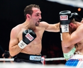 Benefiz-Veranstaltung Blaue Flecke für soziale Zwecke - Uwe Hück vs. Francois Botha im Ring