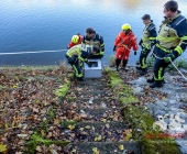 Aufgebrochener Tresor in Marbach im Neckar am Kraftwerk gefunden und durch Feuerwehr geborgen