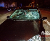 Bandenkrieg? - Gruppe Russen von anderer Personengruppe angegriffen - Einer niedergestochen mehrere Verletzte ein zertrümmerter PKW aus der Straße