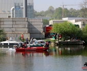 20140424_Hydrauliköl läuft in Neckar 3 Boote im Einsatz - Exklisive Bilder aus Boot-0540