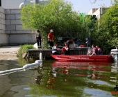 20140424_Hydrauliköl läuft in Neckar 3 Boote im Einsatz - Exklisive Bilder aus Boot-0575