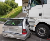 LKW verursacht schwerer Unfall auf der Autobahn 5 Verletzte ein