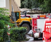 LKW bei Abladen mehrmals gekippt Feuerwehr rettet Fahrer