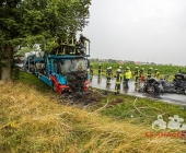 Tödlicher Unfall auf der B10 - Pkw und Lkw fingen Feuer - PKW Fahrer eingeklemmt verstarb