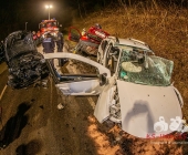 Horror Unfall auf der L1100 - 19-jährige stirbt im Fahrzeug, 2 Personen schwerst verletzt und eingeklemmt 3 Fahrzeuge betroffen