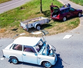 Oldtimer die Vorfahrt genommen - Trabbi-Fahrer aus Windschutzscheibe geschleudert - Rettungshubschrauber im Einsatz