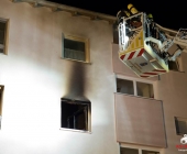 Wohnung ausgebrannt in Mehrfamilienhaus