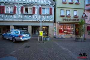 Ueberfall auf Schmuckgeschaeft - Taeter bewaffnet mit Pistole und Messer fluechtig - grosse Suchaktion