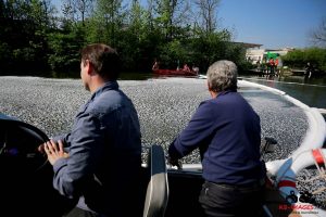 Hydrauliköl läuft in Neckar 3 Boote im Einsatz - Exklisive Bilder aus Boot