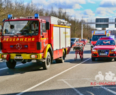 Verkehrsunfall aufgrund missachtetem Rotlicht. Beifahrerin eingeklemmt