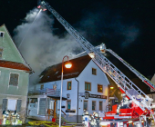 Dachstuhlbrand an einer Gemeinschaftsunterkunft in 71282 Hemmingen, Hochdorfer Straße