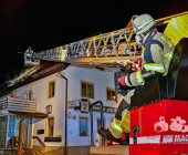 Dachstuhlbrand an einer Gemeinschaftsunterkunft in 71282 Hemmingen, Hochdorfer Straße