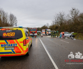 Nach Frontalunfall eine Person reanimationspflichtig - Mehre eingeklemmte und schwerverletzte L1100 Steinheim