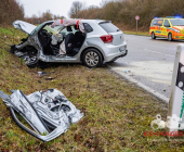 Nach Frontalunfall eine Person reanimationspflichtig - Mehre eingeklemmte und schwerverletzte L1100 Steinheim