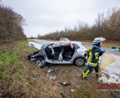 Nach Frontalunfall eine Person reanimationspflichtig - Mehre eingeklemmte und schwerverletzte L1100 Steinheim