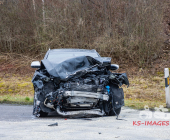 Nach Frontalunfall eine Person reanimationspflichtig - Mehre eingeklemmte und schwerverletzte L1100 Steinheim