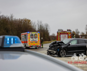 Nach Frontalunfall eine Person reanimationspflichtig - Mehre eingeklemmte und schwerverletzte L1100 Steinheim