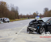 Nach Frontalunfall eine Person reanimationspflichtig - Mehre eingeklemmte und schwerverletzte L1100 Steinheim