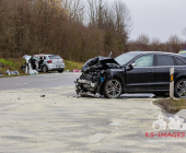 Nach Frontalunfall eine Person reanimationspflichtig - Mehre eingeklemmte und schwerverletzte L1100 Steinheim