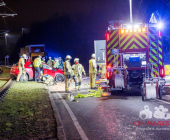 UPDATE: Frontalunfall zwischen PKW und LKW. PKW kommt in Gleisbett zum Stehen. Fahrerin eingeklemmt Chihuahua verletzt. Remseck Richtung Stuttgart L1100 Höhe Aldingen