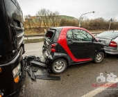 Unfall mit mehreren PKW sowie ein LKW, mehrere Verletzte evtl. Folgeunfall durch stehendes Unfallfahrzeug