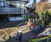 Brand in Trafostation, welche unter Wasser steht - Feuerwehr kann aus Gefahr nicht Löschen