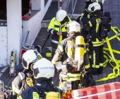 Brand in Trafostation, welche unter Wasser steht - Feuerwehr kann aus Gefahr nicht Löschen