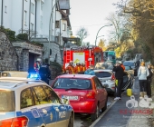 Fahrzeug brennt lichterloh mitten in der Stadt