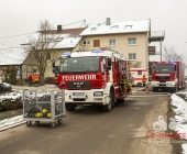 Fahrzeugverpuffung führt zu 400000 Sachschaden 2 Oltimer und Garage brennen aus